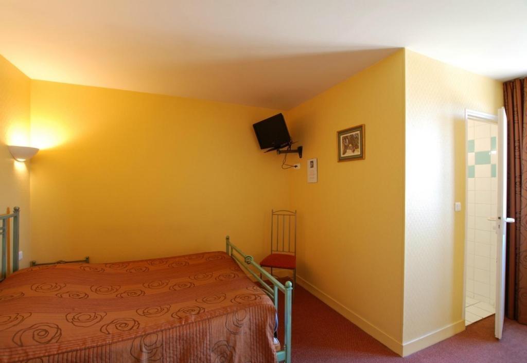 Hotel Villa Du Lion D'Or Langres Room photo