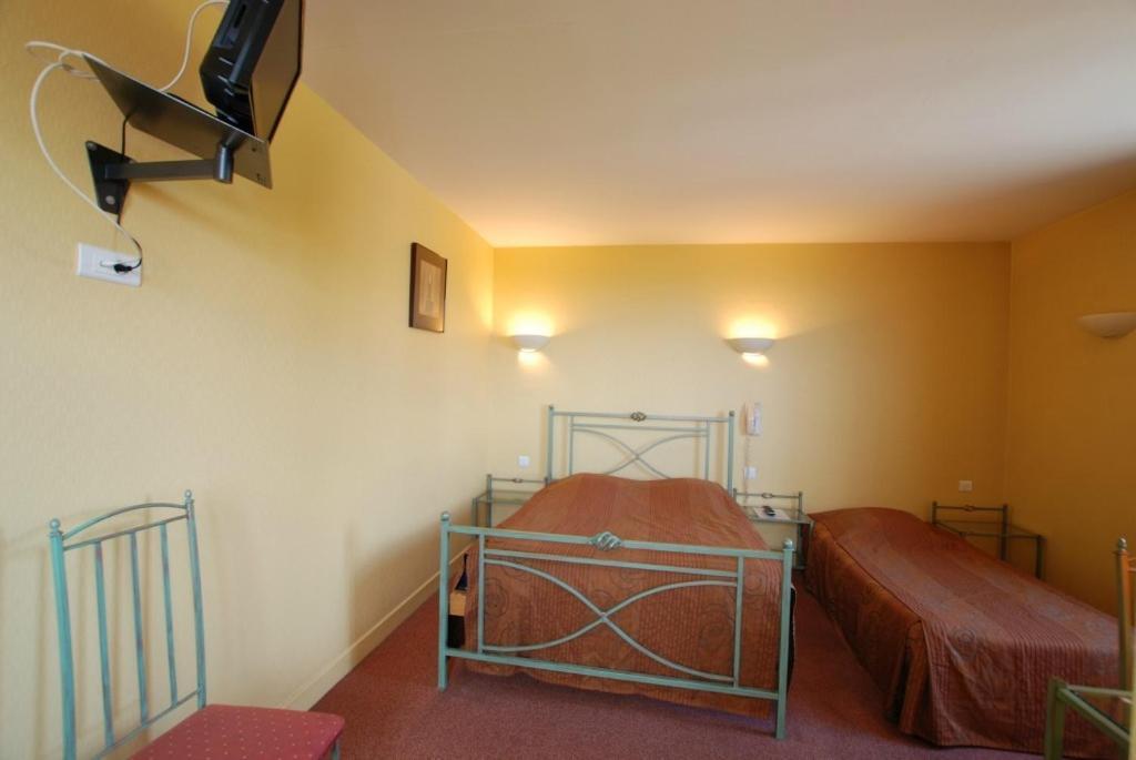 Hotel Villa Du Lion D'Or Langres Room photo