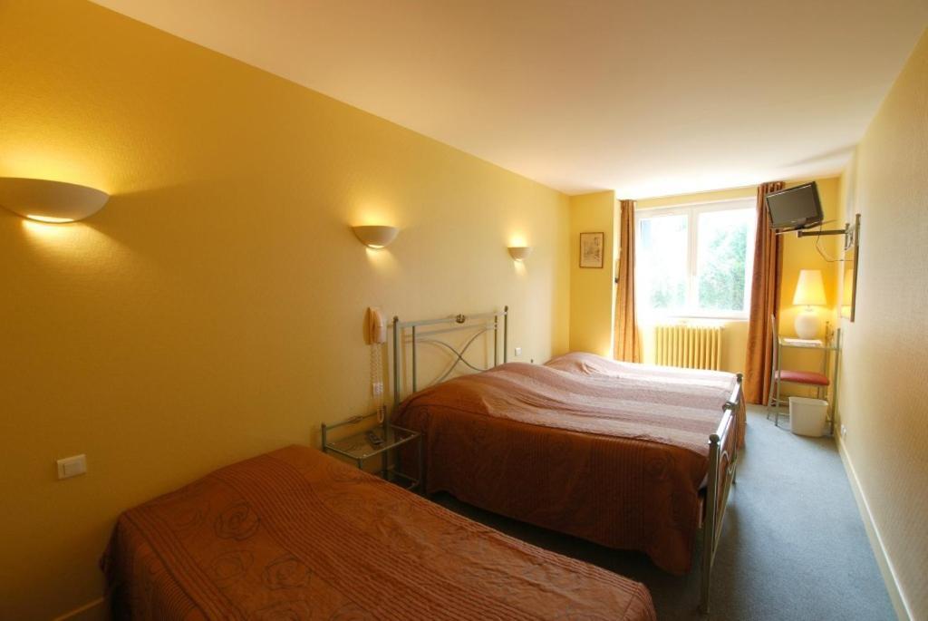 Hotel Villa Du Lion D'Or Langres Room photo