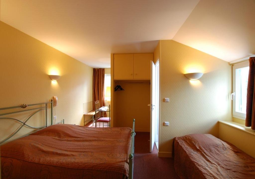 Hotel Villa Du Lion D'Or Langres Room photo